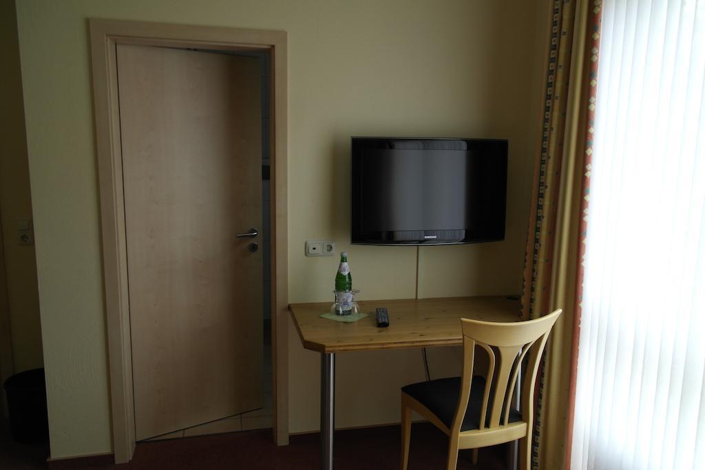 Hotel Pit Lane "Home Of Motorsport" Nurburg Bilik gambar
